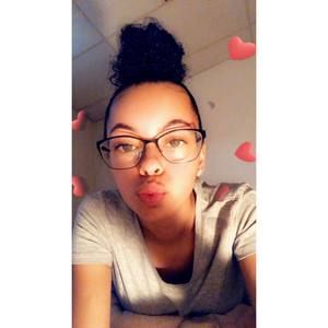 Meet your Posher, Symone